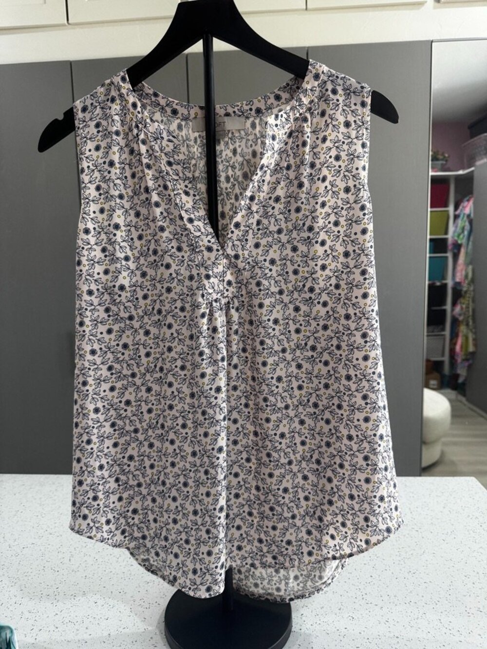 Loft Sleeveless Tank Size M